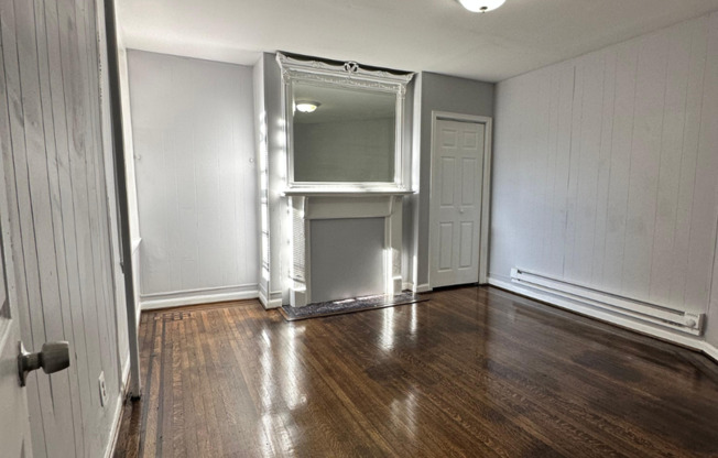 2 beds, 1 bath, $1,100, Unit 3306 Auchentoroly Ter - Apt 2