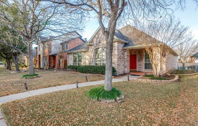 3 bed 2 bath Private oasis in Stewarts Creek Estates in Frisco!