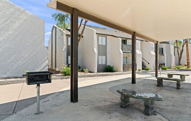 Thunderbird Apartments BBQ Area