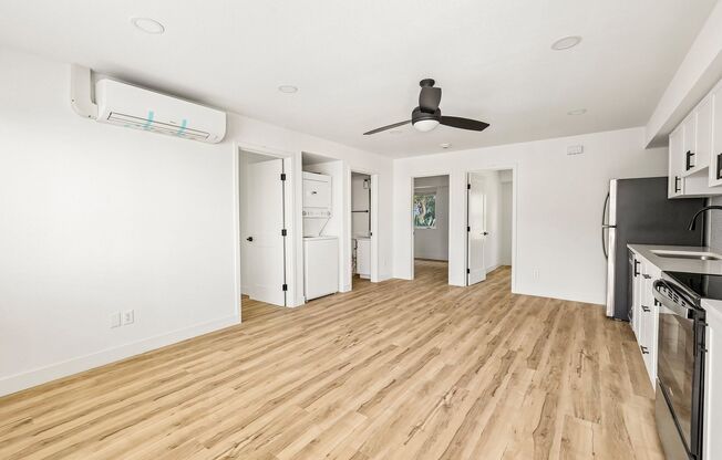 3 beds, 3 baths, 835 sqft, $3,395, Unit 22