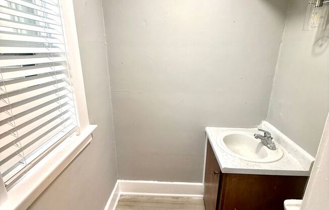 3 beds, 1.5 baths, $1,750, Unit 3801 Jones Street-Unit 6