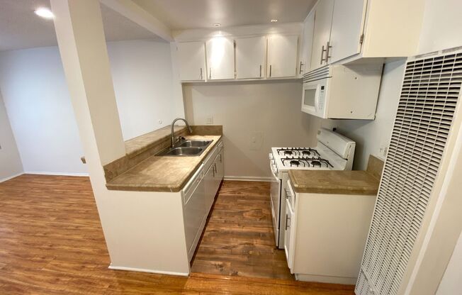 1 bed, 1 bath, $1,825, Unit 072#106
