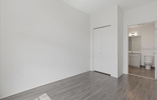 2 beds, 2 baths, 890 sqft, $2,950, Unit 512