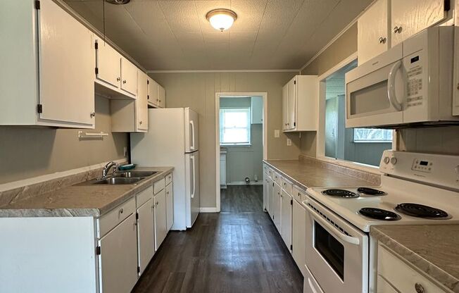 Live Your Best Life, Inside AND Outside | 3BR House in University Heights!