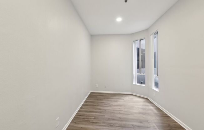 3 beds, 1.5 baths, 1,200 sqft, $2,798, Unit 409