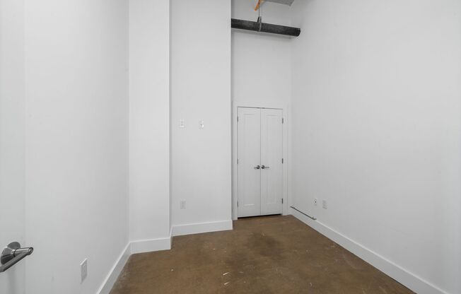 2 beds, 2 baths, 978 sqft, $2,300, Unit Unit 703