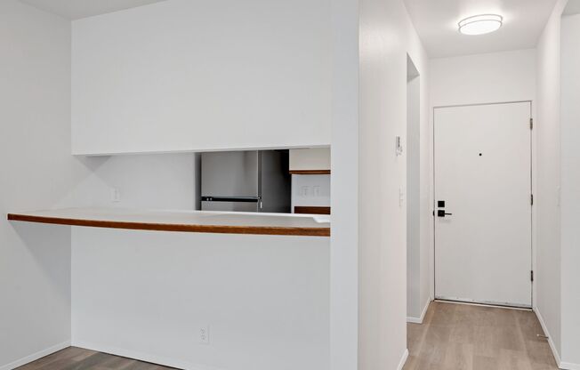 Modern Apartments in Queen Anne – Steps from Climate Pledge Arena!