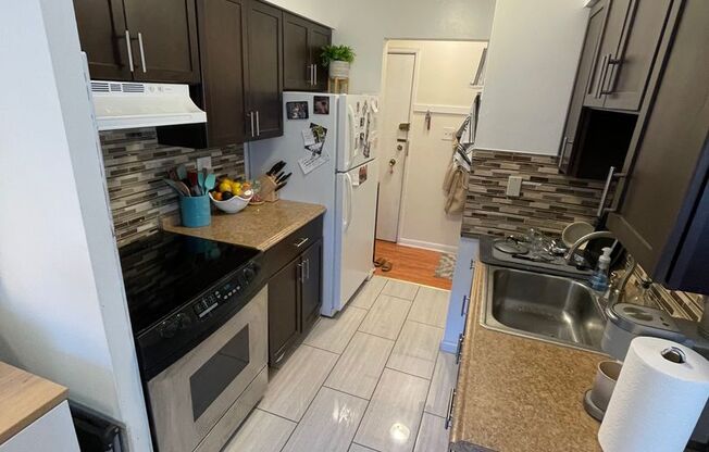 1 bed, 1 bath, $1,925, Unit 254