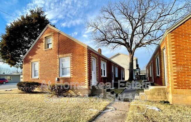 217 W GRAND