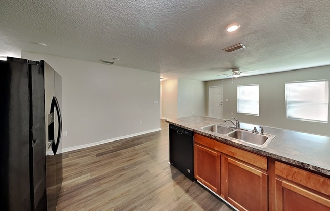 275 ELM CT