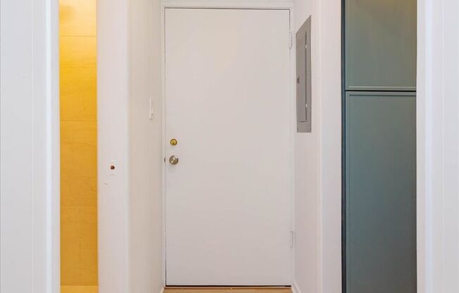 Charming Updated 1-Bedroom 1-Bath with 1-Car Garage Apartment in College Park