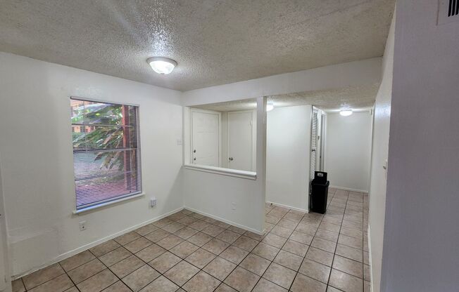 2 beds, 2 baths, 960 sqft, $1,500, Unit LAW15-208