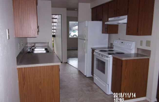 1 bed, 1 bath, 650 sqft, $1,100, Unit 95