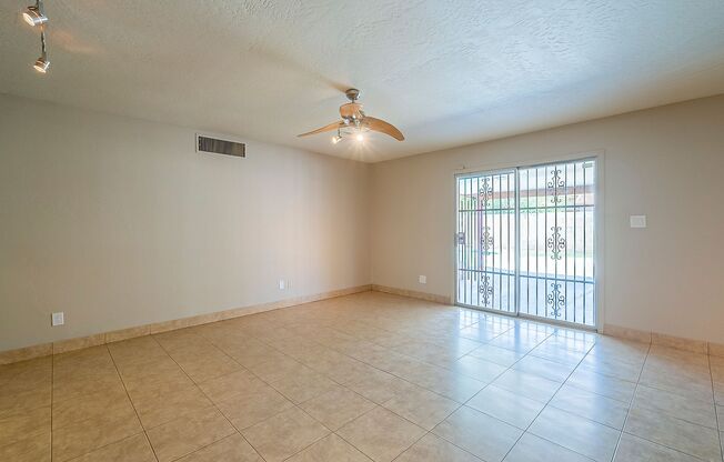 Move in Ready! 3 Bedrooms, 3 Bathrooms & Pool!