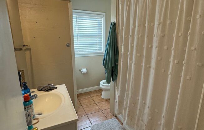 2 beds, 1 bath, $1,000