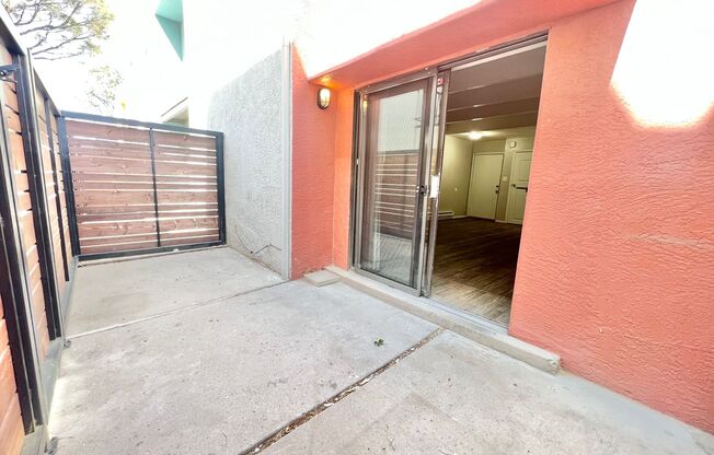 2 beds, 1 bath, 905 sqft, $995, Unit 1405-B