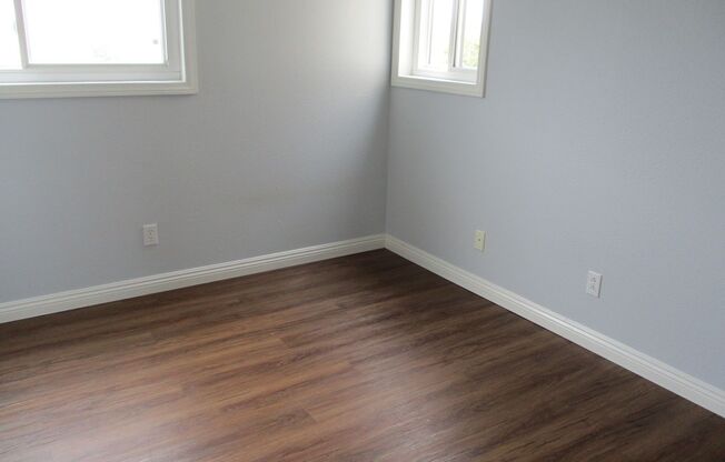 Desirable Point Loma 2nd floor 1 bdr 1 bath Apartment