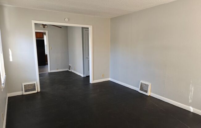 2 beds, 1 bath, $1,200