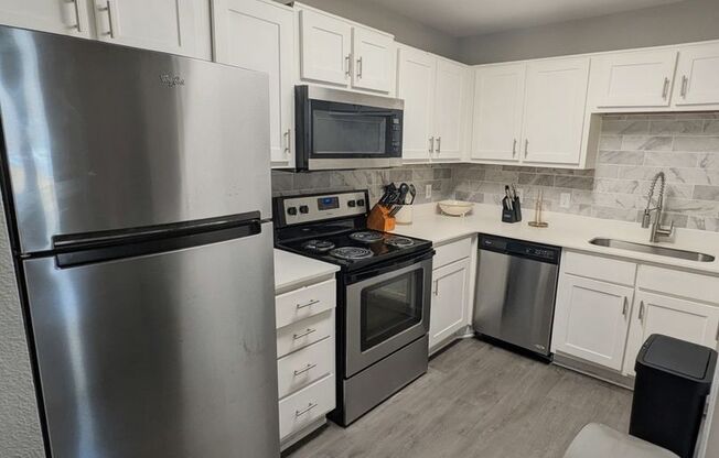 3 beds, 3 baths, 849 sqft, $1,785, Unit 123