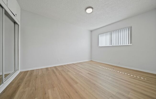 2 beds, 1 bath, $2,495, Unit 07
