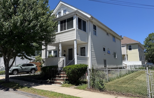 18 BANKS ST