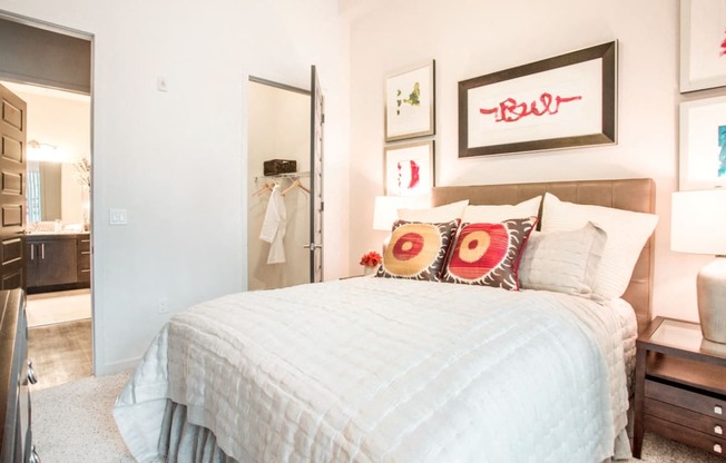 One, Two & Three Bedroom Apartments in Woodland Hills, CA - Motif Apartments Bedroom
