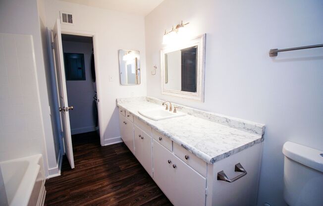 1 bed, 1 bath, 800 sqft, $1,295, Unit 08