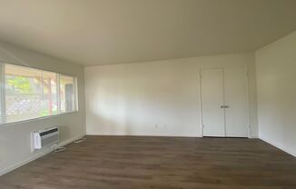 2 beds, 1 bath, $2,100, Unit Downstairs