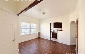 1102 S MARIPOSA AVE
