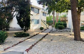 DT Beaverton-Old Town Super Private 2 Bedroom w/Deck