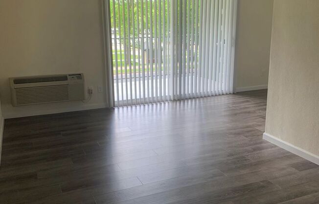 1 bed, 1 bath, $850, Unit 210