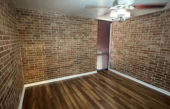 2 beds, 1 bath, $1,325