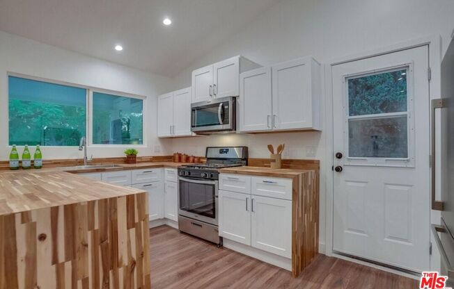 5137 N EAGLE ROCK BLVD