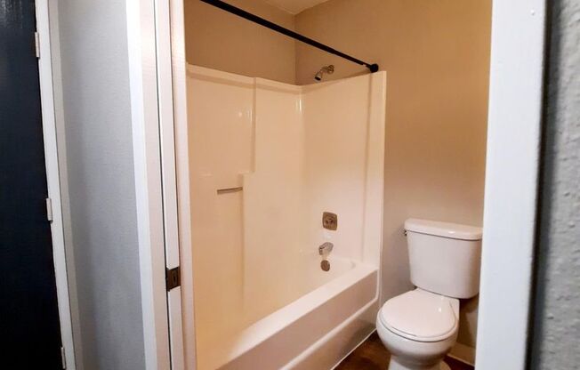 1 bed, 1 bath, 570 sqft, $1,399, Unit A-140