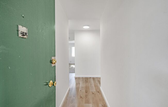 Remodeled unit in gated community close to Highland Hospital