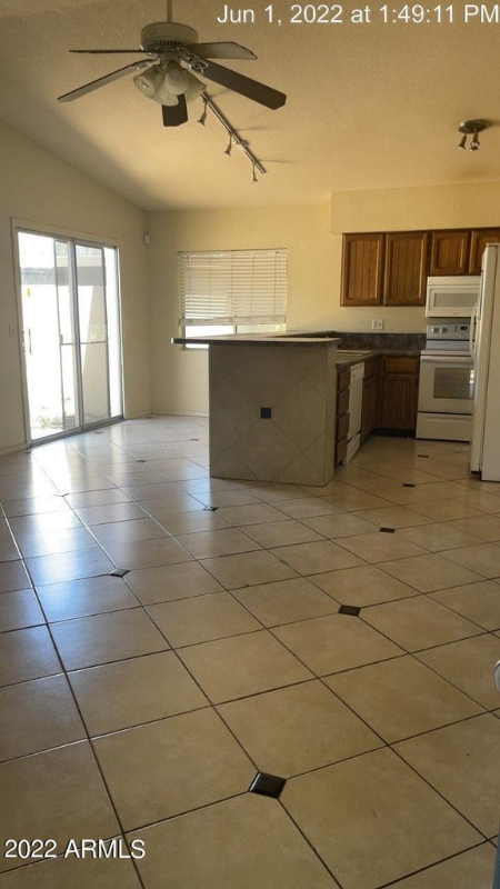 904 W MALIBU DR