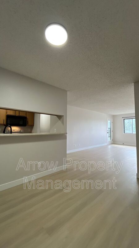2334 N 44 ST