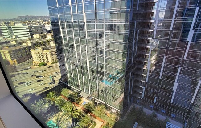 1 bed, 1 bath, 695 sqft, $2,700, Unit 2403