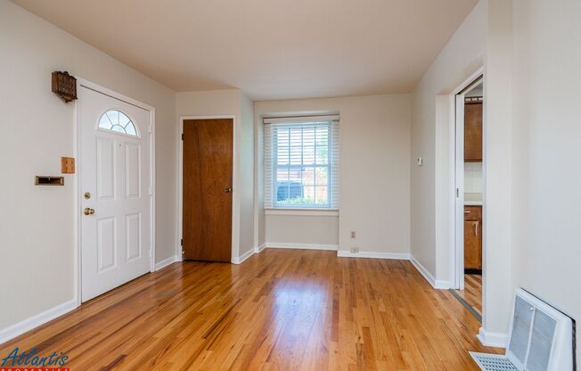 Lovely Home | Hardwood Flooring | Bonus Room