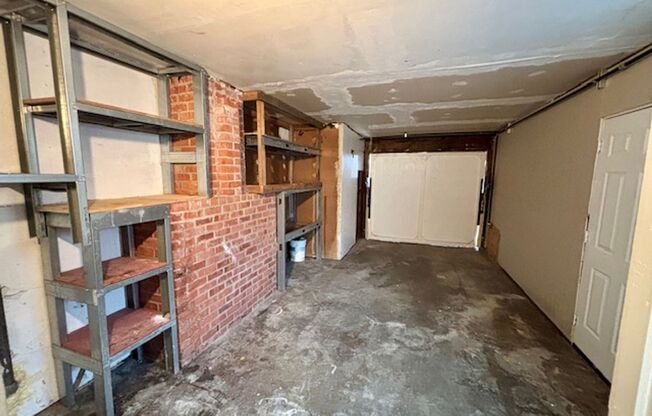 Great 3 Bed 1 Bath House with Garage in Richmond - AVAILABLE NOW !!!