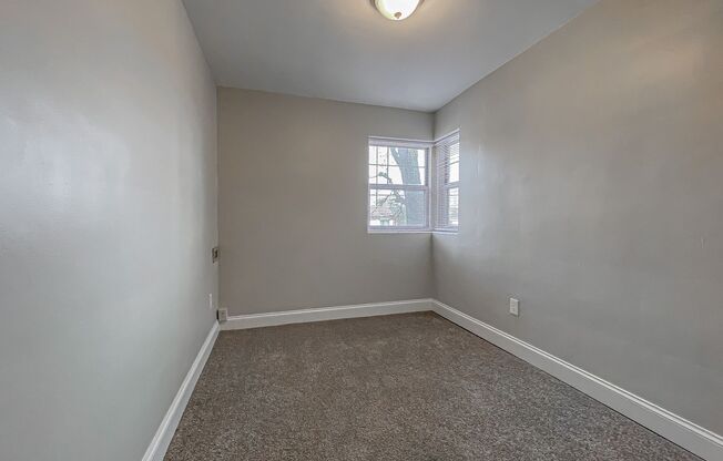 2 beds, 1 bath, 650 sqft, $825, Unit 313-04