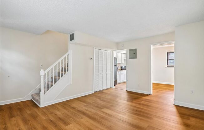 Lovely 3-Bedroom 1 bath End Unit townhome in Deanwood