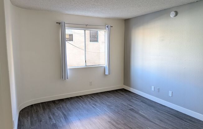 1 bed, 1 bath, 608 sqft, $1,585, Unit 214