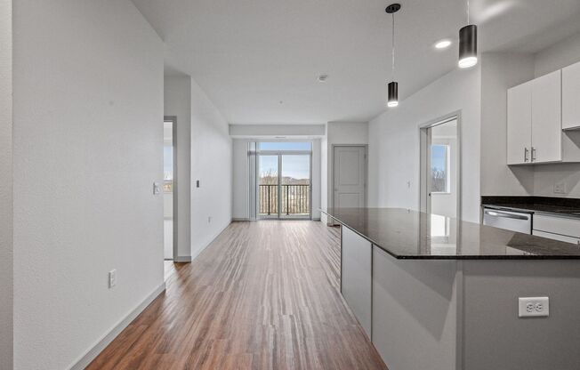 2 beds, 2 baths, 1,087 sqft, $2,095, Unit 430