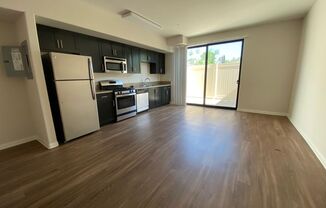 Studio, 1 bath, 601 sqft, $1,955, Unit 108