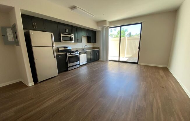 Studio, 1 bath, 601 sqft, $1,955, Unit 108