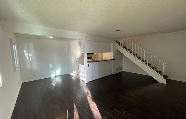 2 beds, 1 bath, $2,500