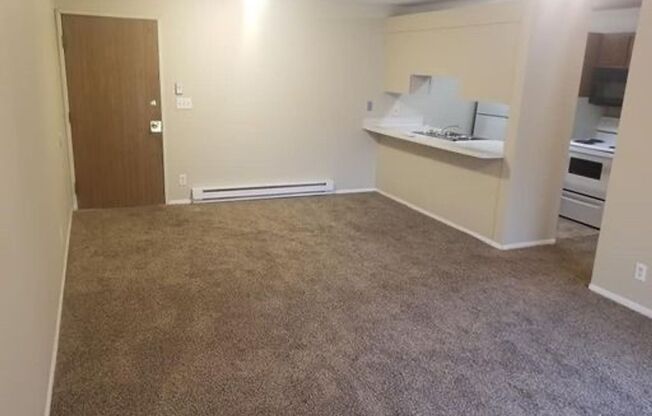 2 beds, 1 bath, 800 sqft, $845, Unit Unit105