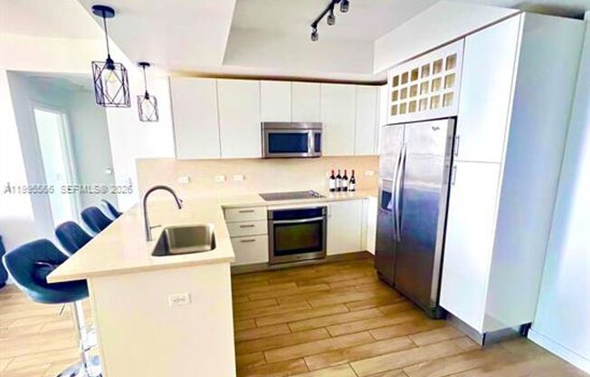 2 beds, 2 baths, 1,096 sqft, $4,550, Unit 999 SW 1st Ave # 1807
