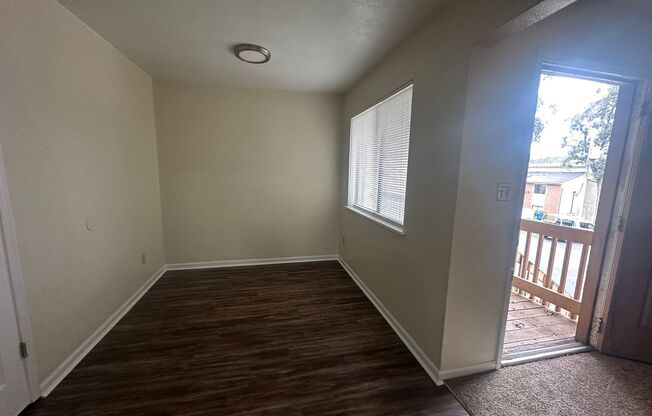 2 beds, 1 bath, 950 sqft, $1,100, Unit C